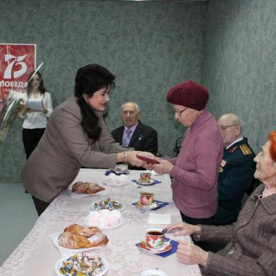 Торжественное вручение юбилейных медалей 75 лет Победы в Великой Отечественной войне ветеранам Сеймского округа 26.02.2020