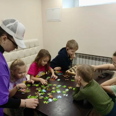 Час настольных игр в пункте временного размещения 26 ноября